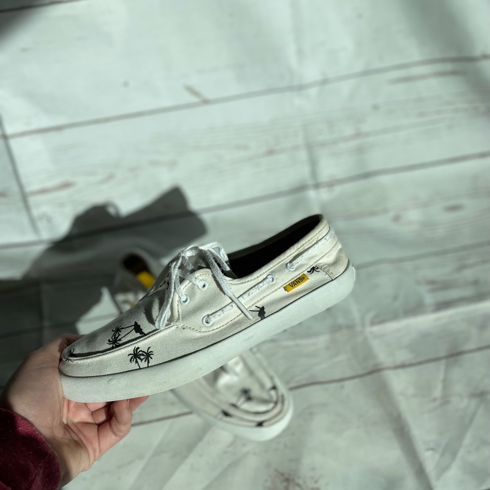 The original surf sider White vans with palm tree details and yellow soles. US 7